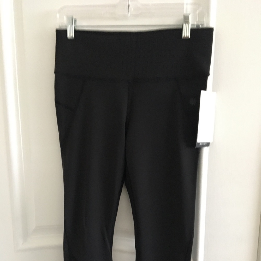 Athleta Stealth Trucool Capri